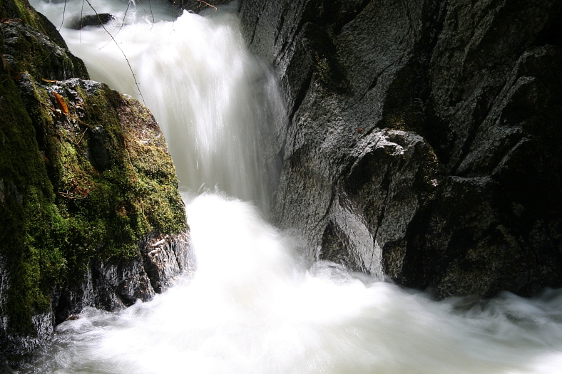 神有の滝・滝壺